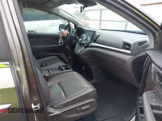 2019 Honda Odyssey Touring with VIN 5FNRL6H81KB038790, listed as a IAAI auction lot 42200190 with 131,761 mi miles and . Bid and sale history available at DreamBid. Image 5.