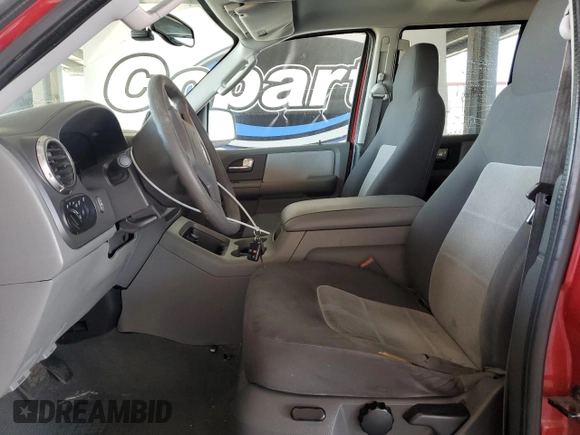 2004 Ford Expedition Special Service with VIN 1FMPU16L24LB16116, listed as a Copart auction lot 63335155 with 211,718 mi miles and Salvage title. Bid and sale history available at DreamBid. Image 7.