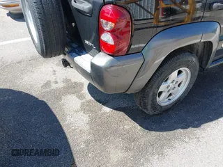 2006 Jeep Liberty Sport z VIN 1J4GL48K66W148415, wystawiony jako IAAI lot #42197223 z przebiegiem Nie podano mil oraz . Historia ofert i sprzedaży dostępna na DreamBid. Obrazek 6.