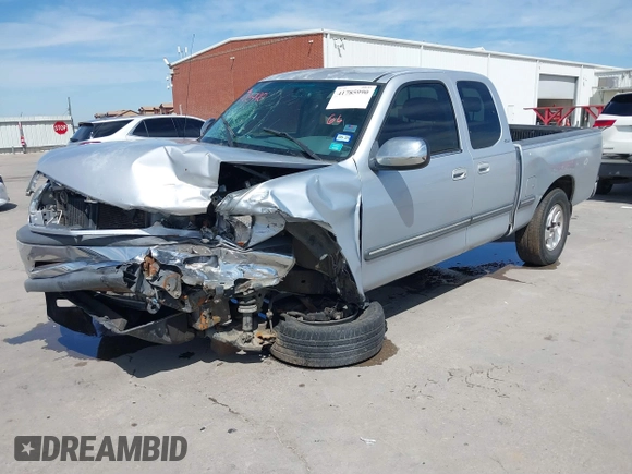 2000 Toyota Tundra SR5 with VIN 5TBRT3411YS070241, listed as a IAAI auction lot 41785990 with 204,276 mi miles and . Bid and sale history available at DreamBid. Image 19.