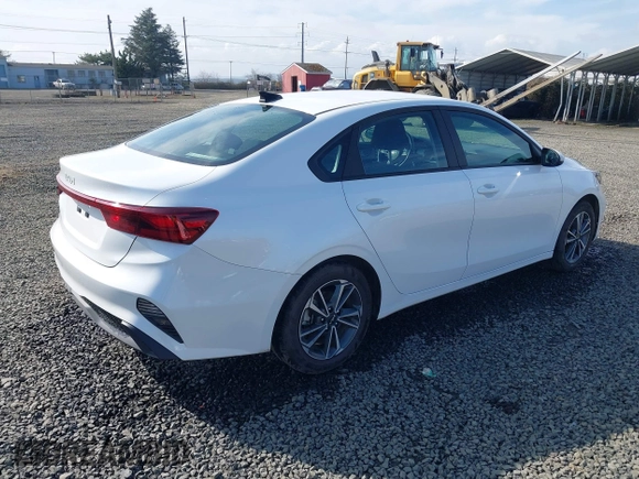 2024 Kia Forte LXS with VIN 3KPF24AD0RE760091, listed as a IAAI auction lot 41725203 with Not Provided miles and . Bid and sale history available at DreamBid. Image 4.