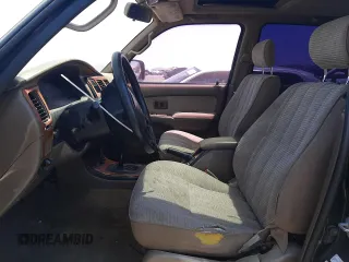1998 Toyota 4Runner SR5 z VIN JT3GN86R6W0071589, wystawiony jako Copart lot #58624665 z przebiegiem 260 156 mil mil oraz Czysty tytuł • Clean title. Historia ofert i sprzedaży dostępna na DreamBid. Obrazek 7.