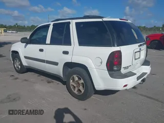 2005 Chevrolet TrailBlazer LT with VIN 1GNDT13S052380505, listed as a IAAI auction lot 40809454 with 139,395 mi miles and . Bid and sale history available at DreamBid. Image 3.