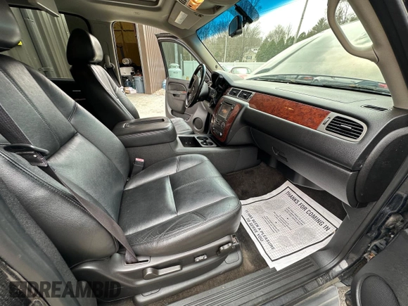 2013 Chevrolet Suburban LT with VIN 1GNSKJE78DR138778, listed as a Copart auction lot 55407775 with 100,121 mi miles and Clean Title. Bid and sale history available at DreamBid. Image 5.
