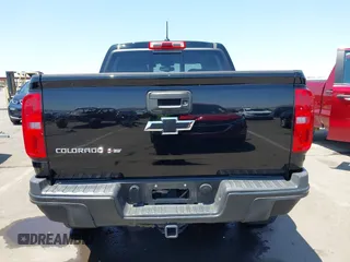 2018 Chevrolet Colorado 4WD ZR2 z VIN 1GCGTEEN5J1259764, wystawiony jako IAAI lot #42474810 z przebiegiem 111 187 mil mil oraz . Historia ofert i sprzedaży dostępna na DreamBid. Obrazek 17.