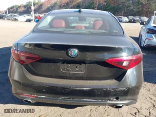 2018 Alfa Romeo Giulia Ti with VIN ZARFAECN5J7568934, listed as a IAAI auction lot 40881530 with 32,534 mi miles. Bid and sale history available at carsss.com. Image 16.