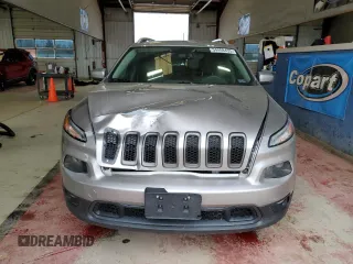 2017 Jeep Cherokee Latitude z VIN 1C4PJMCS4HW500557, wystawiony jako Copart lot #54408435 z przebiegiem 125 360 mil mil oraz Szkoda całkowita • Salvage title. Historia ofert i sprzedaży dostępna na DreamBid. Obrazek 5.