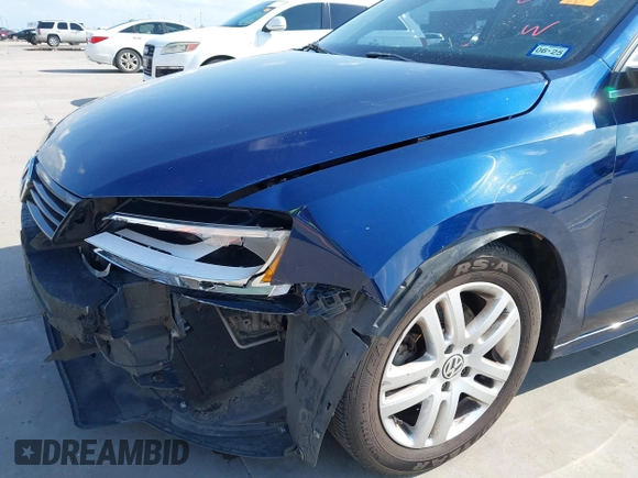 2013 Volkswagen Jetta SE with VIN 3VWDP7AJ5DM293584, listed as a IAAI auction lot 42112747 with 139,251 mi miles and . Bid and sale history available at DreamBid. Image 18.