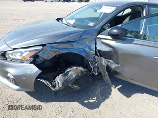 2019 Nissan Altima SR with VIN 1N4BL4CV0KC113145, listed as a IAAI auction lot 42127618 with 61,633 mi miles and . Bid and sale history available at DreamBid. Image 6.