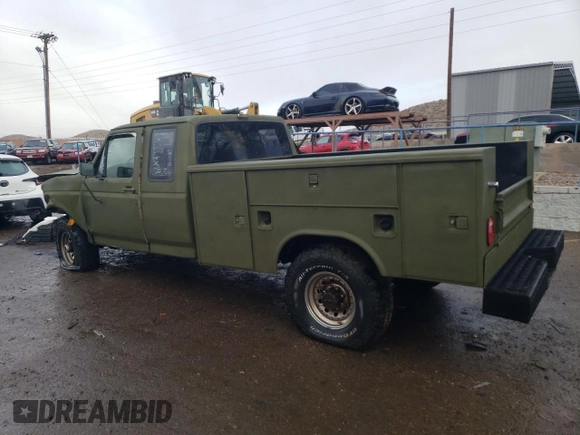 1992 Ford F-250 with VIN 1FTHX26M6NKA32015, listed as a Copart auction lot 87720755 with 226,056 mi miles and Salvage Title. Bid and sale history available at carsss.com. Image 2.