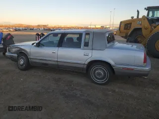 1993 Chrysler New Yorker z VIN 1C3XV66R3PD198654, wystawiony jako Copart lot #78900554 z przebiegiem 187 872 mil mil oraz Szkody całkowita. Historia ofert i sprzedaży dostępna na DreamBid. Obrazek 2.