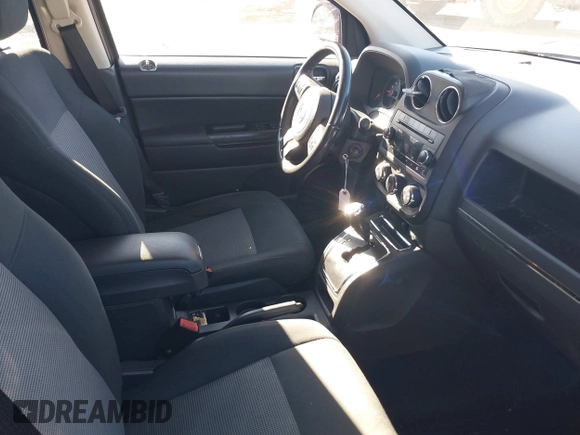 2011 Jeep Compass Latitude with VIN 1J4NF1FB4BD282703, listed as a IAAI auction lot 41753104 with 139,999 mi miles. Bid and sale history available at carsss.com. Image 5.