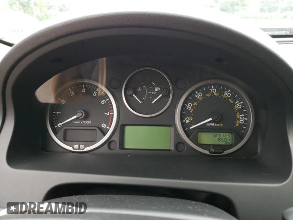 2011 Land Rover LR2 HSE с VIN SALFR2BN3BH244145, выставлен на аукционе Copart как лот 61556855 с пробегом 123 123 миль миль и Списание • Salvage title. История ставок и продаж доступна на DreamBid. Изображение 9.