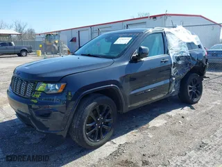 2018 Jeep Grand Cherokee Laredo E with VIN 1C4RJFAG2JC420927, listed as a IAAI auction lot 41962579 with 90,898 mi miles. Bid and sale history available at carsss.com. Image 18.