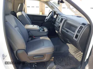 2018 Ram 1500 Tradesman с VIN 3C6JR7AGXJG210530, выставлен на аукционе IAAI как лот 42522902 с пробегом 83 546 миль миль и . История ставок и продаж доступна на DreamBid. Изображение 5.