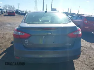 2014 Ford Focus SE with VIN 1FADP3F28EL388713, listed as a IAAI auction lot 41667908 with 125,294 mi miles. Bid and sale history available at carsss.com. Image 17.