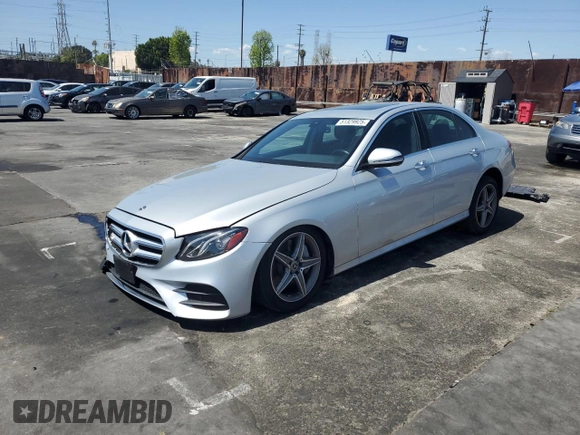2020 Mercedes-Benz E 350 z VIN WDDZF8DB5LA710497, wystawiony jako Copart lot #51329925 z przebiegiem 41 490 mil mil oraz Szkoda całkowita • Salvage title. Historia ofert i sprzedaży dostępna na DreamBid. Obrazek 1.