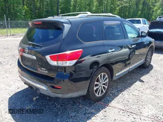 2013 Nissan Pathfinder S with VIN 5N1AR2MM4DC627593, listed as a IAAI auction lot 42137346 with 138,843 mi miles. Bid and sale history available at carsss.com. Image 4.