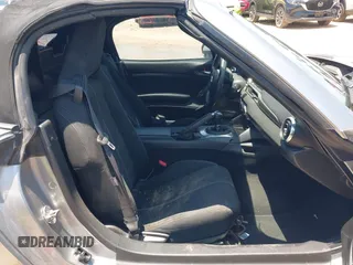 2017 FIAT 124 Spider Lusso z VIN JC1NFAEK5H0101807, wystawiony jako IAAI lot #42203847 z przebiegiem Nie podano mil oraz . Historia ofert i sprzedaży dostępna na DreamBid. Obrazek 5.