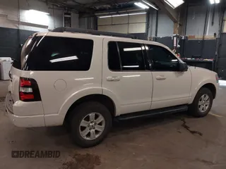 2010 Ford Explorer XLT with VIN 1FMEU6DE8AUA26953, listed as a IAAI auction lot 42169243 with 151,302 mi miles. Bid and sale history available at carsss.com. Image 4.