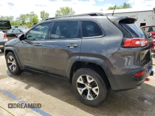 2016 Jeep Cherokee Trailhawk z VIN 1C4PJMBS3GW101588, wystawiony jako Copart lot #56738115 z przebiegiem 88 308 mil mil oraz Szkoda całkowita • Salvage title. Historia ofert i sprzedaży dostępna na DreamBid. Obrazek 2.