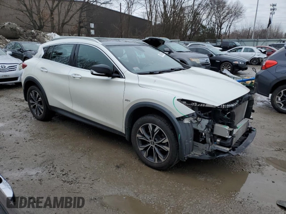 2018 Infiniti QX30 Premium with VIN SJKCH5CR0JA054730, listed as a Copart auction lot 40998554 with 33,126 mi miles. Bid and sale history available at carsss.com. Image 4.