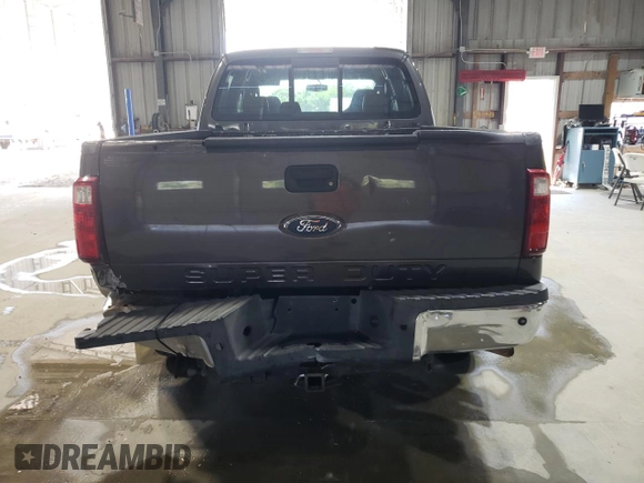 2008 Ford F-250 XL with VIN 1FTSW21R38EB18865, listed as a Copart auction lot 60240945 with 323,624 mi miles and Clean title. Bid and sale history available at DreamBid. Image 6.