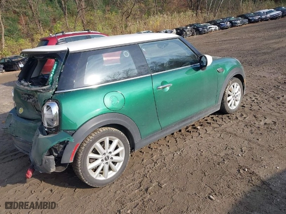 2022 MINI Hardtop 2 Door Cooper SE with VIN WMW13DJ01N2R92370, listed as a IAAI auction lot 40790232 with 53,408 mi miles. Bid and sale history available at carsss.com. Image 4.