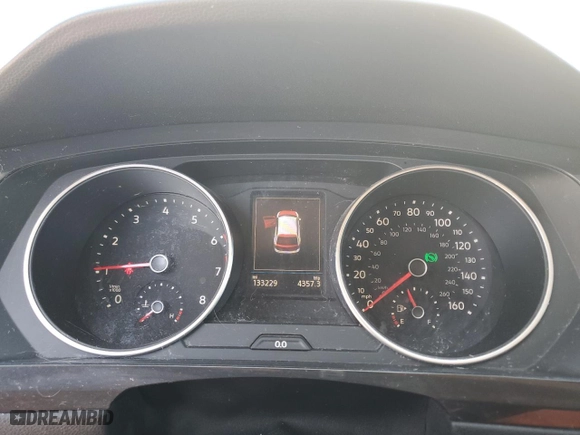 2018 Volkswagen Tiguan SEL with VIN 3VV2B7AX1JM169502, listed as a Copart auction lot 50121025 with 133,229 mi miles and Salvage Title. Bid and sale history available at carsss.com. Image 9.