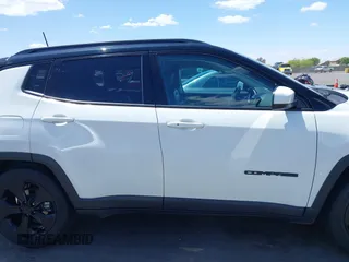2021 Jeep Compass Latitude z VIN 3C4NJCBBXMT603940, wystawiony jako IAAI lot #42079547 z przebiegiem 70 076 mil mil oraz . Historia ofert i sprzedaży dostępna na DreamBid. Obrazek 13.