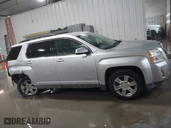 2010 GMC Terrain SLE-2 z VIN 2CTFLEEW0A6391742, wystawiony jako IAAI lot #41607448 z przebiegiem 181 922 mil mil oraz . Historia ofert i sprzedaży dostępna na DreamBid. Obrazek 13.