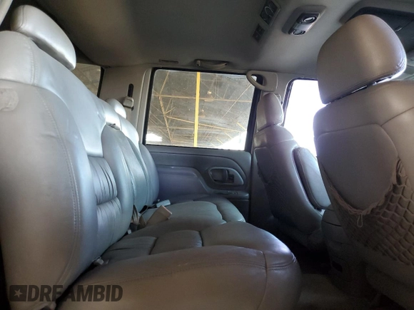 1999 Chevrolet Suburban z VIN 3GNFK16R3XG217135, wystawiony jako Copart lot #57158455 z przebiegiem 200 002 mil mil oraz Czysty tytuł • Clean title. Historia ofert i sprzedaży dostępna na DreamBid. Obrazek 10.