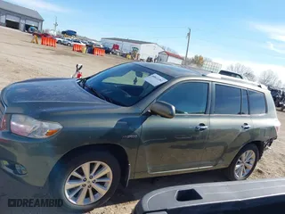 2008 Toyota Highlander Hybrid Limited with VIN JTEEW44AX82008911, listed as a IAAI auction lot 40812281 with 305,676 mi miles. Bid and sale history available at carsss.com. Image 15.