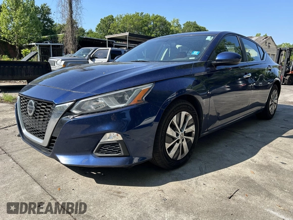 2020 Nissan Altima S with VIN 1N4BL4BV7LC193210, listed as a IAAI auction lot 42031147 with 206,195 mi miles and . Bid and sale history available at DreamBid. Image 2.