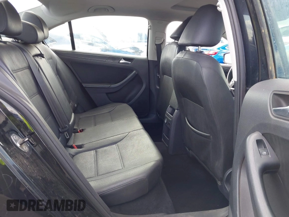 2012 Volkswagen Jetta SE с VIN 3VWDP7AJ1CM377271, выставлен на аукционе IAAI как лот 42083435 с пробегом Не указан миль и . История ставок и продаж доступна на DreamBid. Изображение 8.