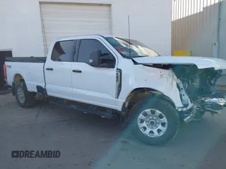 2024 Ford F-250 XL z VIN 1FT7W2BN0REC59699, wystawiony jako IAAI lot #41735521 z przebiegiem 9 391 mil mil oraz . Historia ofert i sprzedaży dostępna na DreamBid. Obrazek 1.