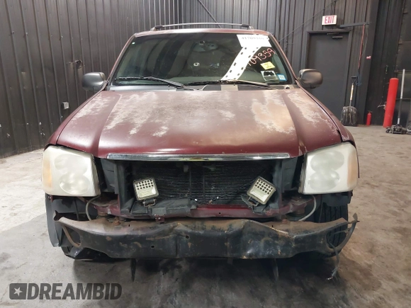 2002 GMC Envoy SLT with VIN 1GKDT13SX22426320, listed as a IAAI auction lot 41709359 with 104,418 mi miles. Bid and sale history available at carsss.com. Image 6.