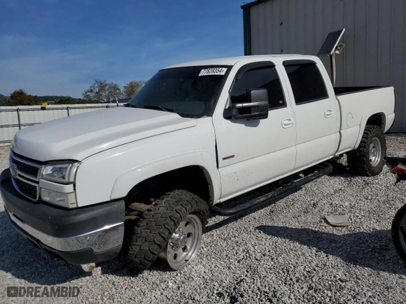 2006 Chevrolet Silverado 2500HD Work Truck with VIN 1GCHK23266F103922, listed as a Copart auction lot 77839354 with 226,749 mi miles and Salvage Title. Bid and sale history available at carsss.com. Image 1.