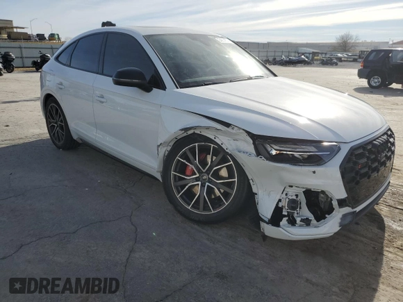 2023 Audi SQ5 Sportback Premium Plus z VIN WA124AFY3P2032515, wystawiony jako Copart lot #84814574 z przebiegiem 17 901 mil mil oraz Szkoda całkowita • Salvage title. Historia ofert i sprzedaży dostępna na DreamBid. Obrazek 4.