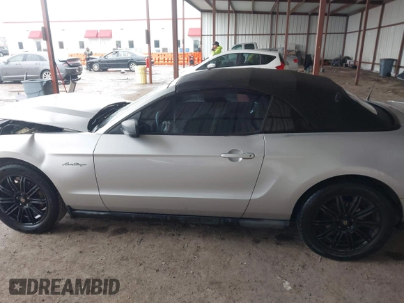 2011 Ford Mustang V6 with VIN 1ZVBP8EMXB5159321, listed as a IAAI auction lot 41451864 with 138,276 mi miles and . Bid and sale history available at DreamBid. Image 14.