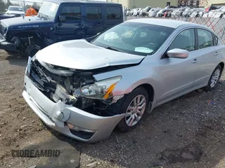 2014 Nissan Altima 2.5 S with VIN 1N4AL3AP3EC151483, listed as a IAAI auction lot 41932459 with 129,408 mi miles. Bid and sale history available at carsss.com. Image 2.