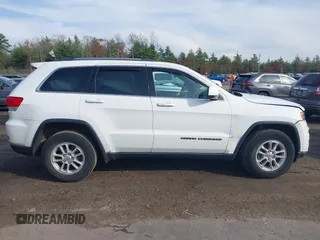 2018 Jeep Grand Cherokee Upland z VIN 1C4RJFAG6JC422101, wystawiony jako IAAI lot #40700021 z przebiegiem 62 299 mil mil oraz . Historia ofert i sprzedaży dostępna na DreamBid. Obrazek 14.