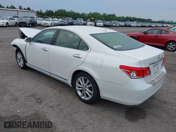 2011 Lexus ES 330 z VIN JTHBK1EG1B2440216, wystawiony jako IAAI lot #42685415 z przebiegiem 133 902 mil mil oraz . Historia ofert i sprzedaży dostępna na DreamBid. Obrazek 3.