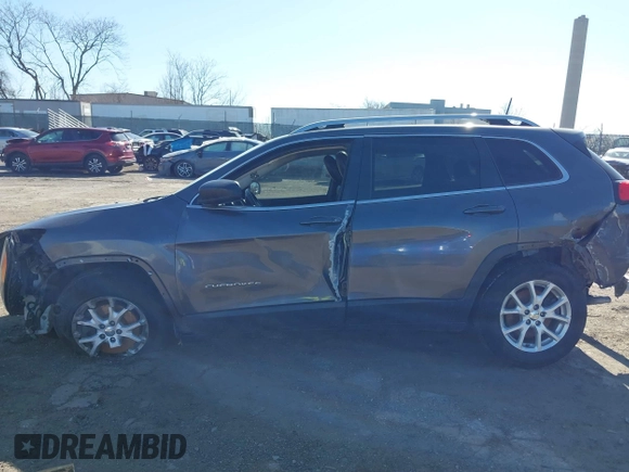 2017 Jeep Cherokee Latitude with VIN 1C4PJMCS2HW575645, listed as a IAAI auction lot 41747140 with 1 mi miles. Bid and sale history available at carsss.com. Image 13.