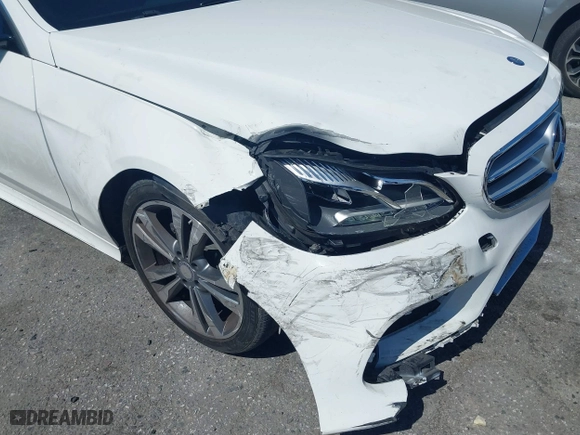 2016 Mercedes-Benz E-Class E 350 Sport with VIN WDDHF5KB8GB256243, listed as a IAAI auction lot 41805689 with 95,593 mi miles. Bid and sale history available at carsss.com. Image 6.