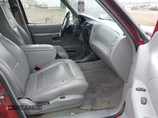 1998 Ford Explorer XL z VIN 1FMZU34E7WUA07656, wystawiony jako IAAI lot #42522560 z przebiegiem 187 244 mil mil oraz . Historia ofert i sprzedaży dostępna na DreamBid. Obrazek 5.