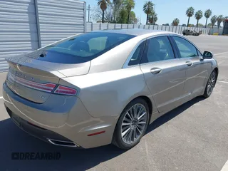 2016 Lincoln MKZ Hybrid with VIN 3LN6L2LU8GR613310, listed as a IAAI auction lot 41986892 with 114,087 mi miles. Bid and sale history available at carsss.com. Image 4.