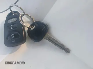 2007 Hyundai Elantra GLS z VIN KMHDU46D07U228733, wystawiony jako IAAI lot #42406987 z przebiegiem 125 879 mil mil oraz . Historia ofert i sprzedaży dostępna na DreamBid. Obrazek 11.