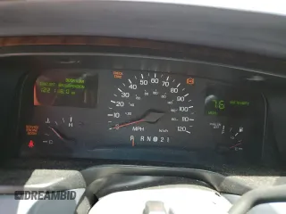 1999 Lincoln Town Car Executive z VIN 1LNHM81WXXY627319, wystawiony jako Copart lot #60830165 z przebiegiem 122 118 mil mil oraz Szkoda całkowita • Salvage title. Historia ofert i sprzedaży dostępna na DreamBid. Obrazek 9.