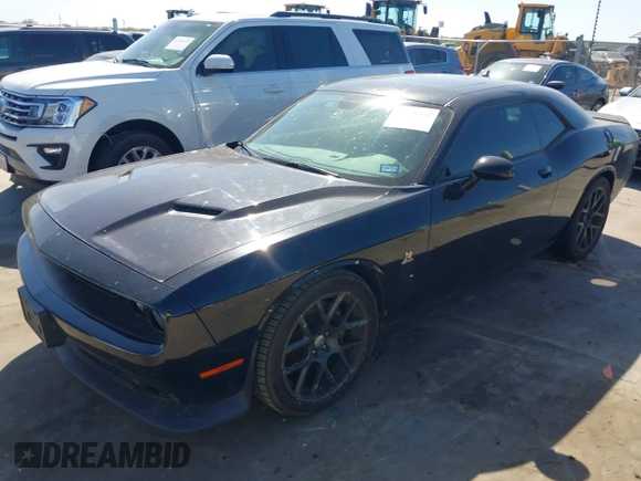 2016 Dodge Challenger R/T Scat Pack z VIN 2C3CDZFJ7GH217691, wystawiony jako IAAI lot #42228253 z przebiegiem 120 226 mil mil oraz . Historia ofert i sprzedaży dostępna na DreamBid. Obrazek 17.